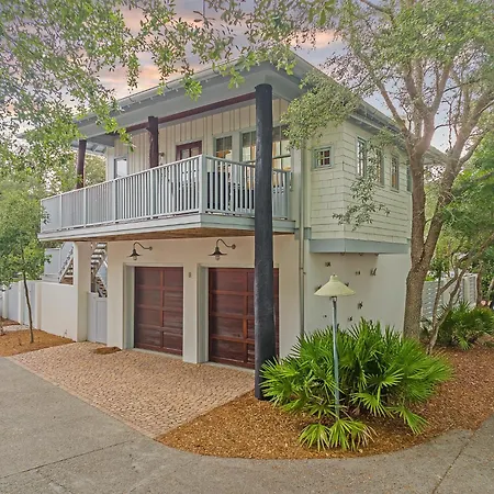 Villa Butterfly Carriage House